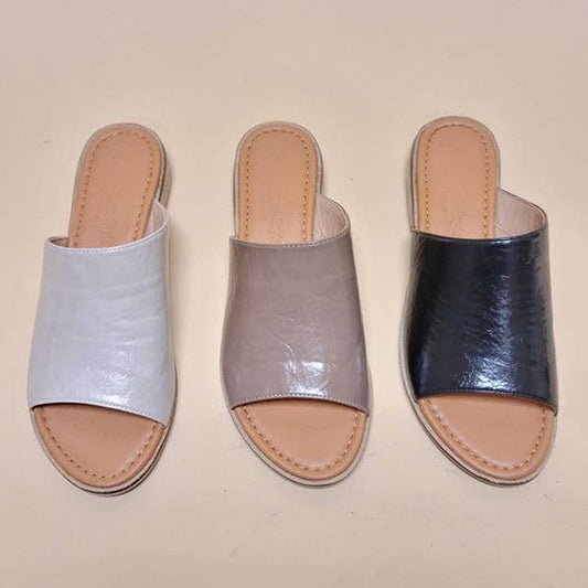 Slide Sandal – Levi Glossy Upper, Cushioned Footbed, Everyday Comfort