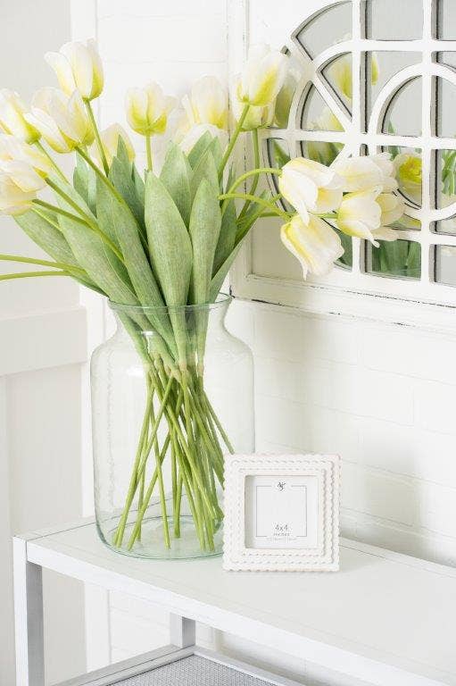 White Wood Scallop Edge Photo Frame With Easel Back Holds 4x4 Photo
