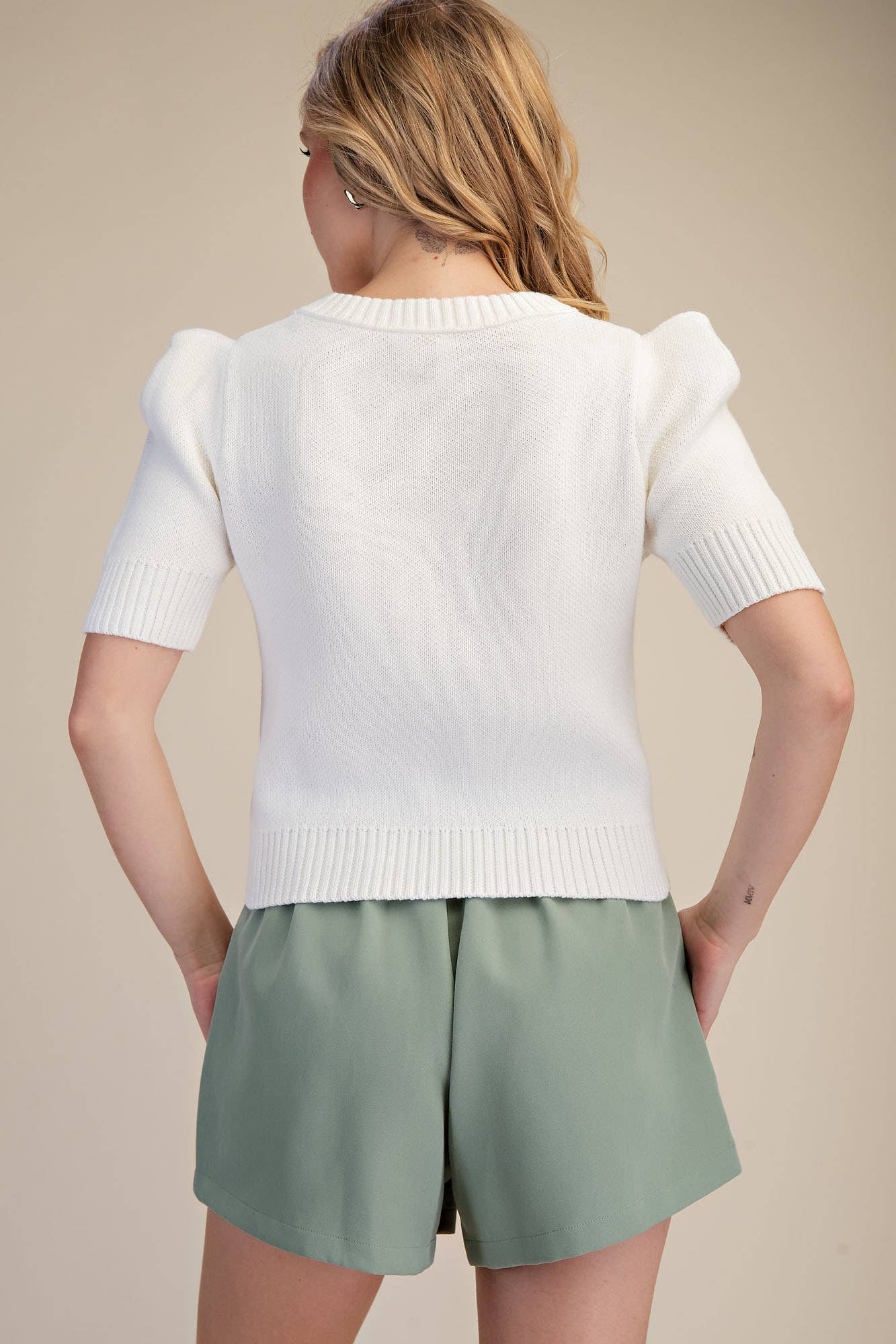 Spring Sweater With Round Neck And Short Sleeves Modest